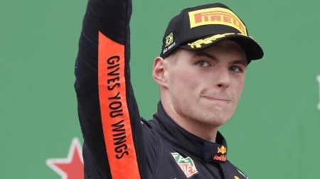 フェルスタッペン、レース以外の話題に困惑