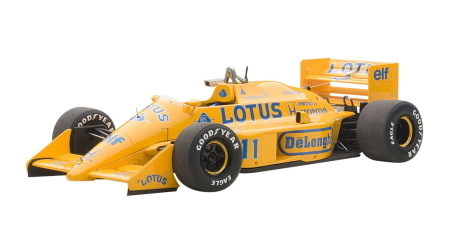 F1マシンのモデルカーとタバコロゴ