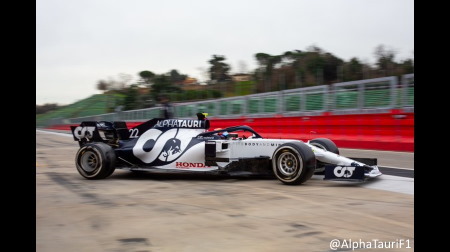 角田が2019年型アルファタウリF1マシンでテスト