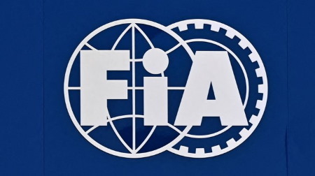 FIA、アストンマーティンとレッドブルによる2021年のコスト上限違反を発表