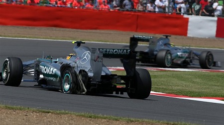 ピレリのせいで2013年のF1はつまらなくなった border=