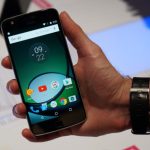 Prise en main du Lenovo Moto Z Play, il se démarque de la concurrence