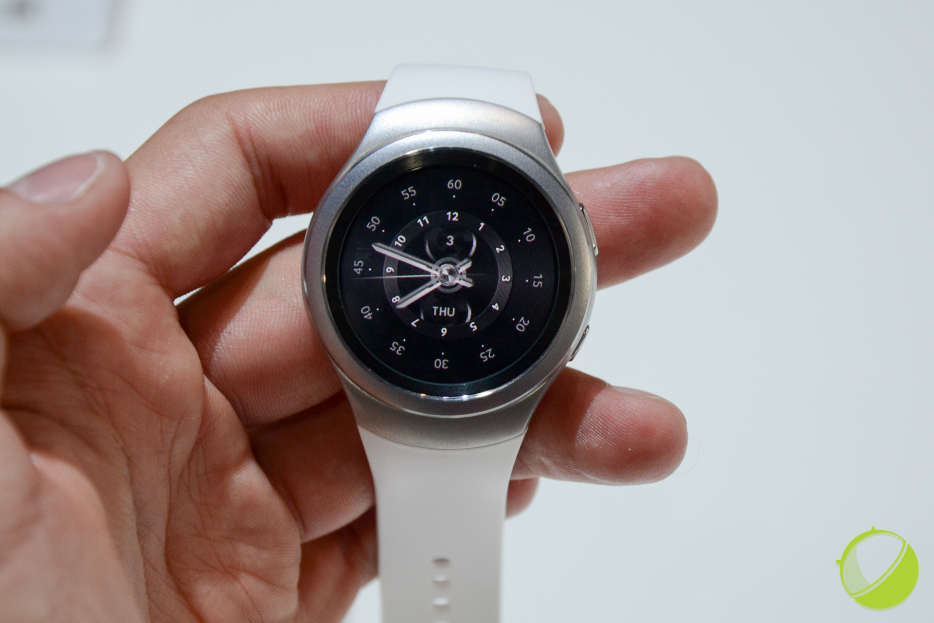 Samsung-Gear-S2-15-sur-33