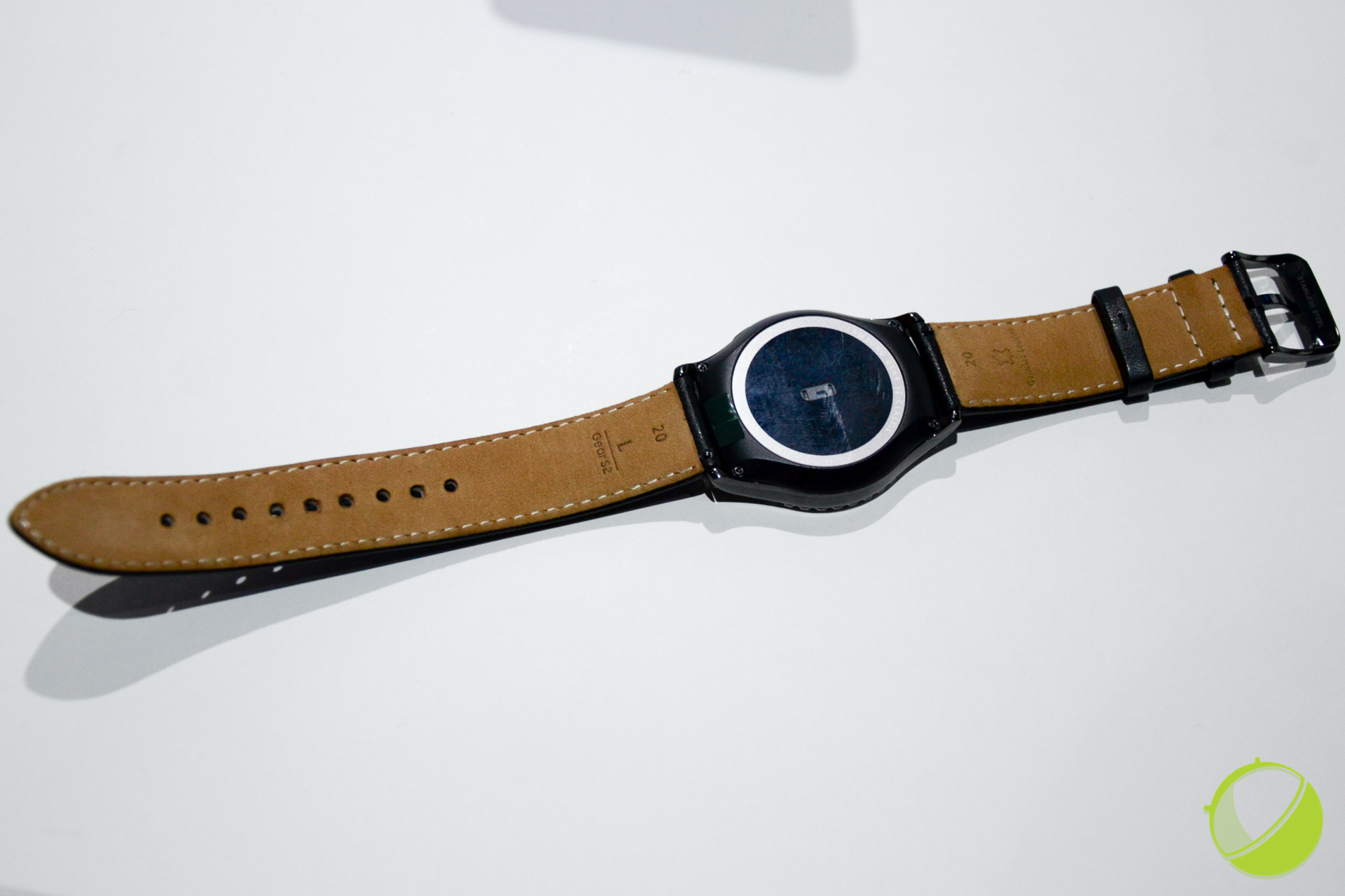 Samsung-Gear-S2-32-sur-33