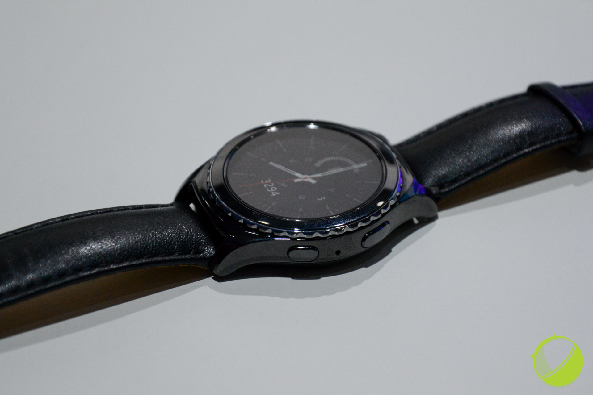 Samsung-Gear-S2-33-sur-33