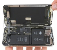 Un téléphone réparé par iFixit