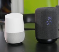 Un peu plus grosse qu'un Google Home classique