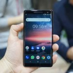 Le Nokia 8 Sirocco est impressionnant en main