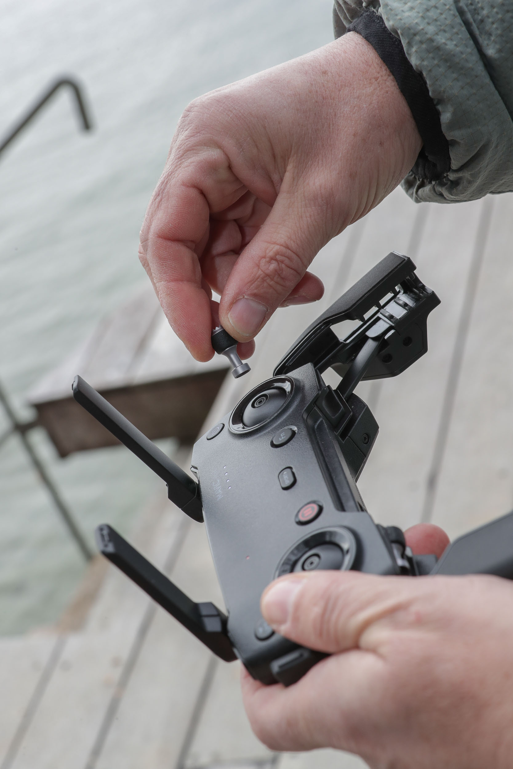 Unboxing Mavic Air sur les rives du lac d'Annecy avec Hervé pellarin © Jean-Marc Favre-WOOlooMOOloo