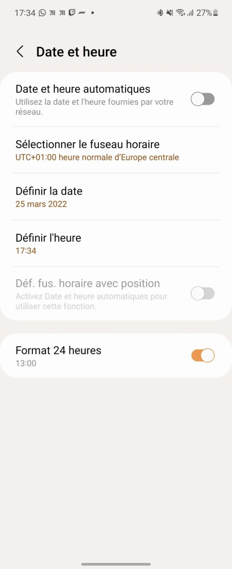 Le menu date et heure sur One UI 4. // Source : Frandroid