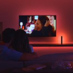 Philips Hue Play HDMI : un boitier pour synchroniser vos lumières et votre TV