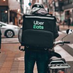 Carrefour s’allie à Uber Eats pour livrer les courses à domicile pendant le confinement