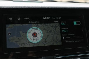 Le système d'info-divertissement du Kia e-Niro // Source : Yann Lethuillier pour Frandroid