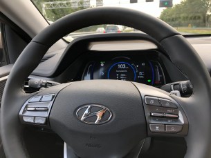 hyundai-ioniq-electric-volant