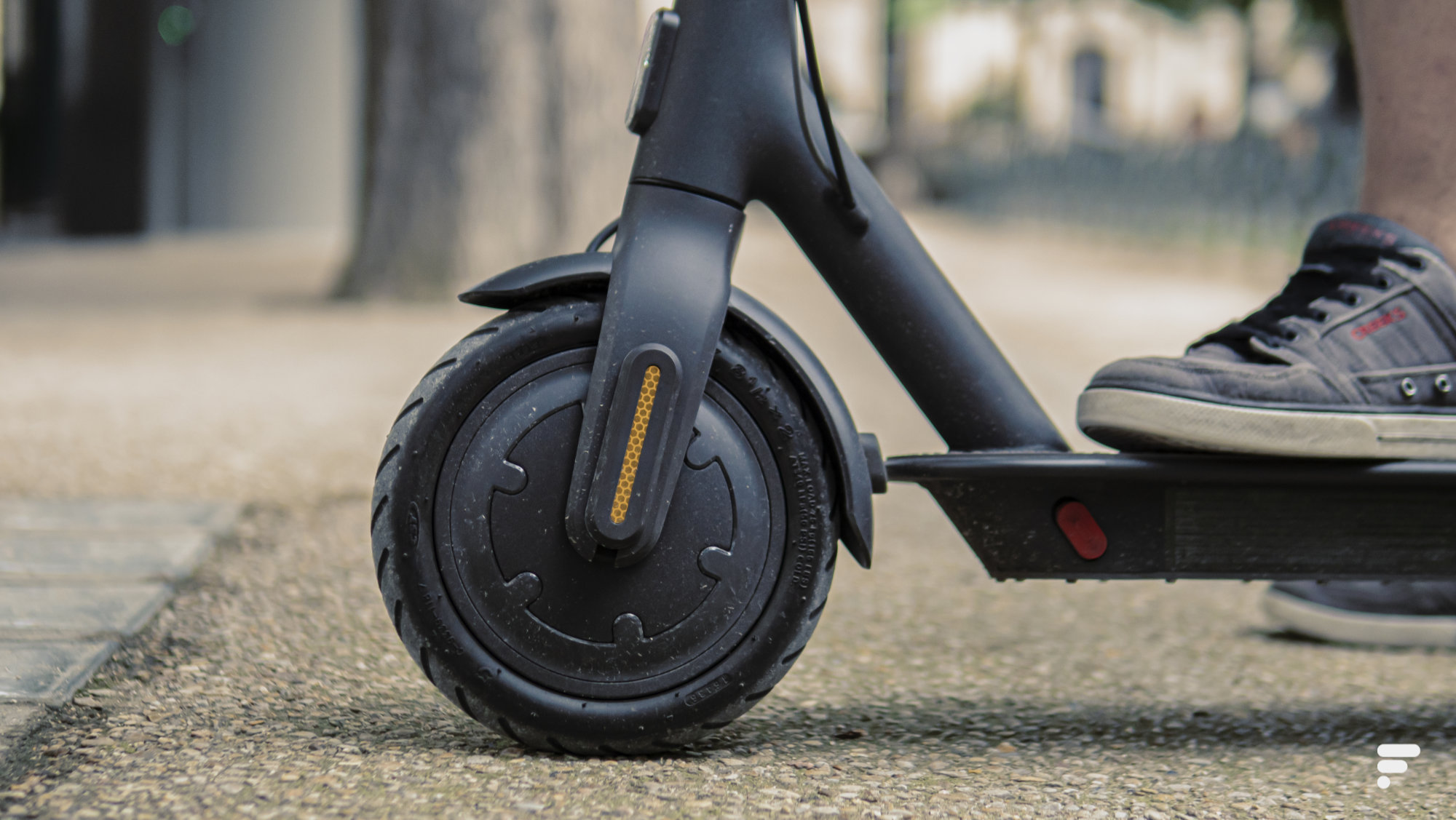 Xiaomi-mi-electric-scooter-1s-3