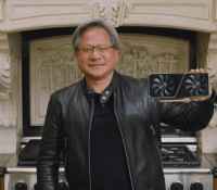 Jensen Huang avec une GeForce RTX 3070