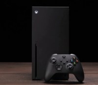 La Xbox Series X et sa manette // Source : Gamespot