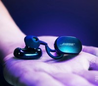 Les Bose QC Earbuds // Crédit : Arnaud Gelineau pour Frandroid