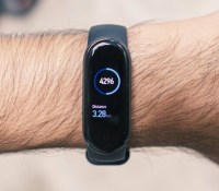 Le Xiaomi Mi Smart Band 5 compte votre nombre de pas effectués // Source : Arnaud Gelineau - Frandroid