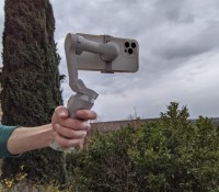 Le DJI OM 4 et l'iPhone 12 Pro Max // Source : Maxime Grosjean pour Frandroid