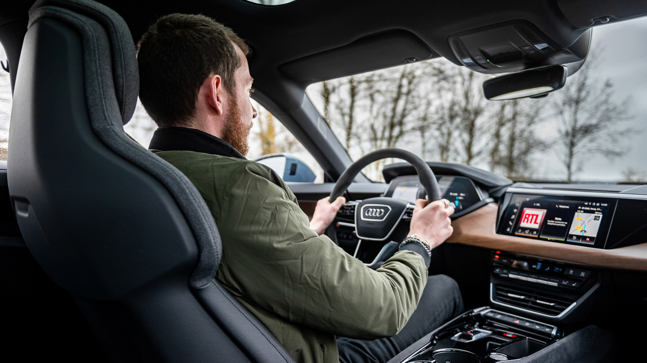 À bord de l'Audi e-tron GT quattro // Source : Marius Hanin