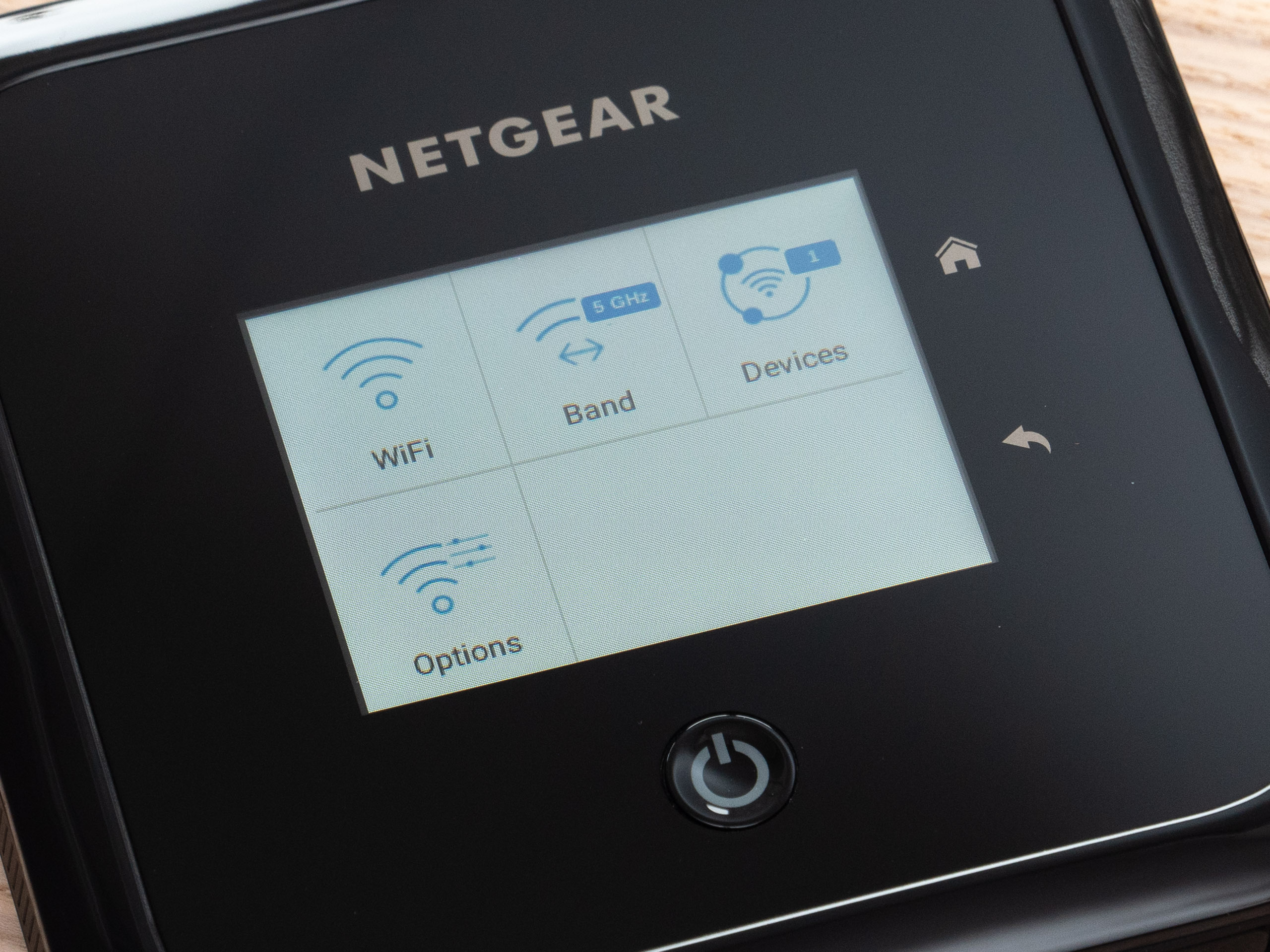 Netgear_Nighthawk_M5_24