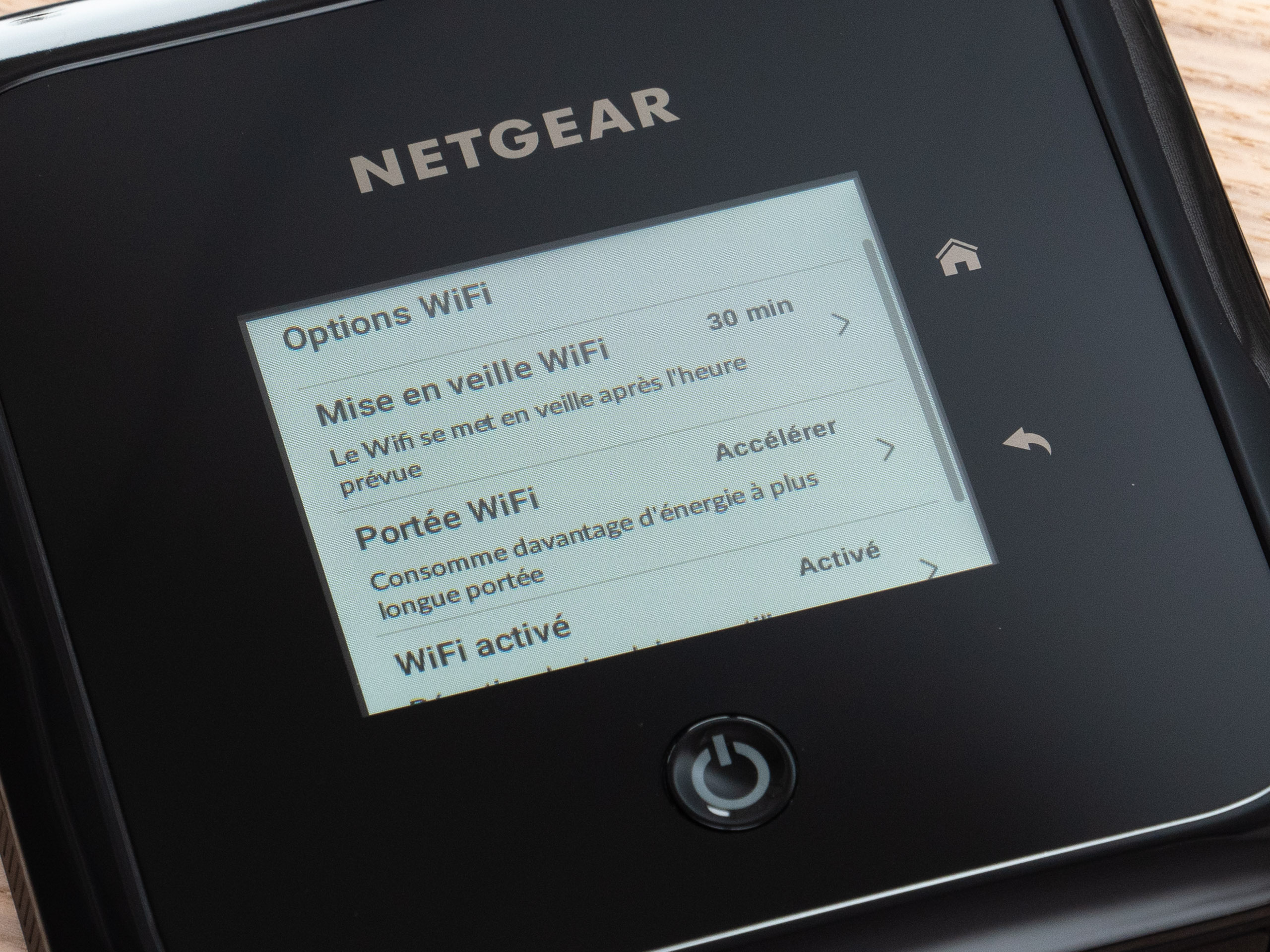 Netgear_Nighthawk_M5_5