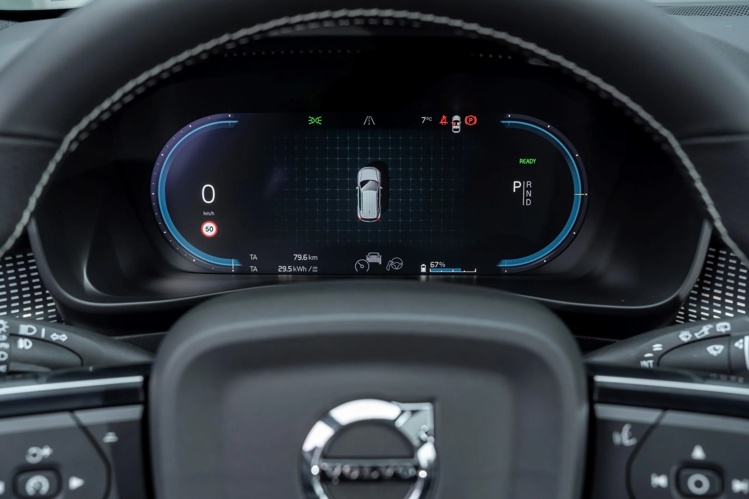 À l'intérieur du Volvo XC40 Recharge Twin / Source : ACE Team pour Volvo Cars France