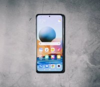 La face avant du Xiaomi Redmi Note 10 Pro // Source : Arnaud Gelineau - Frandroid