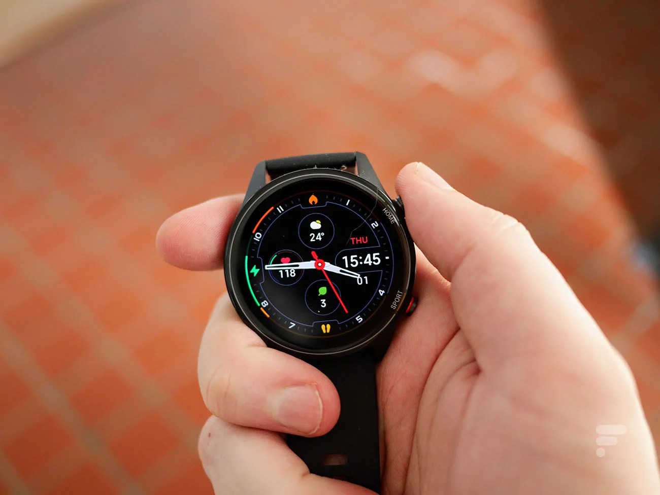 La montre Xiaomi Mi Watch // Source : Frandroid