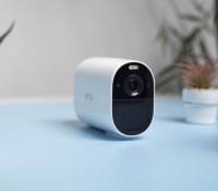 Arlo Essential Spotlight XL // Source : FRANDROID / Anthony WONNER