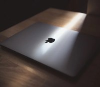 Apple MacBook