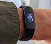 Le Fitbit Luxe et son cadran "Aura" // Source : Maxime Grosjean pour Frandroid 