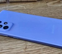 Le Samsung Galaxy A52S 5G en lavande // Source : FRANDROID - Melinda DAVAN-SOULAS