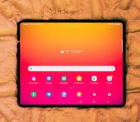 Le Samsung Galaxy Z Fold 3 se transforme en tablette // Source : Anthony Wonner - Frandroid