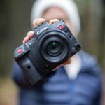 EOS R5 C : Canon dévoile un nouvel appareil photo qui a tout d’une caméra vidéo pro