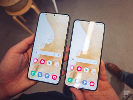 La différence de taille entre le S22 et le S22 Plus est flagrante. // Source : Frandroid