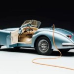 David Beckham fait la promotion du rétrofit avec une Jaguar XK140 électrique