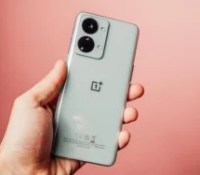 La face arrière du OnePlus Nord 2T // Source : Frandroid - Anthony Wonner