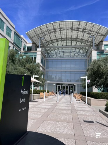 L'entrée du 1, Infinite Loop, l'ancien Campus d'Apple // Source : FRANDROID - Melinda DAVAN-SOULAS