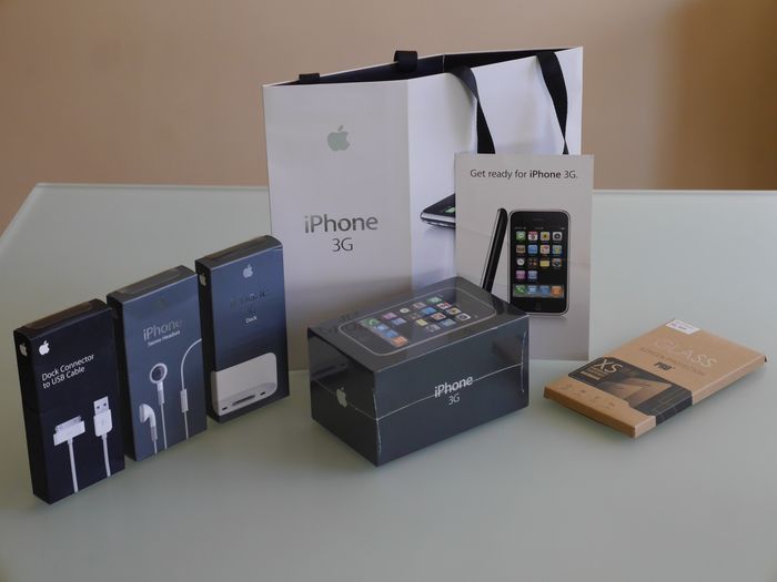 L'iPhone 3G mis aux enchères dans sa boîte d'origine scellée // Source : Catawiki