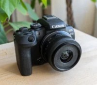 Le Canon EOS R10 // Source : Lola Gréco pour Frandroid