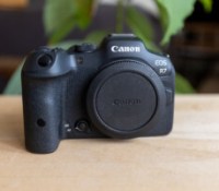 Le Canon EOS R7 // Source : Lola Gréco pour Frandroid