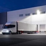 Tesla Semi : Elon Musk s’apprête à révolutionner l’industrie du transport routier avec son camion électrique