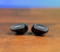 Les Bose QC Earbuds II embarquent une puce Qualcomm // Source : Chloé Pertuis pour Frandroid