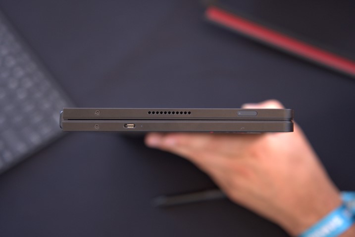 Le Lenovo X1 Fold (2022) // Source : Frandroid