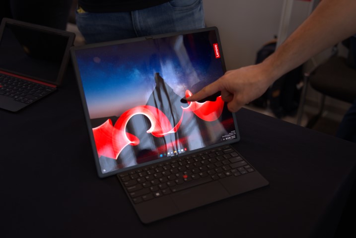 Le Lenovo X1 Fold (2022) // Source : Frandroid