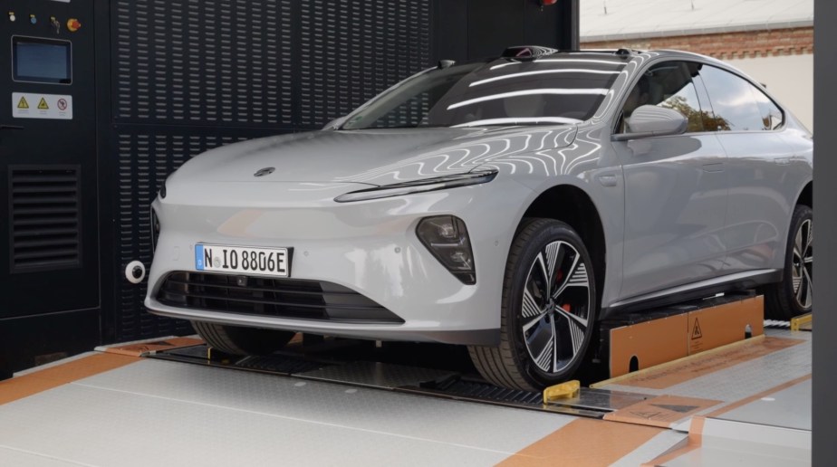 Nio ET7 (Power Swap Station) // Source : Nio