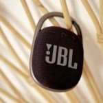 JBL Clip 4 : cette mini enceinte puissante notée 9/10 est à -30 % sur Amazon