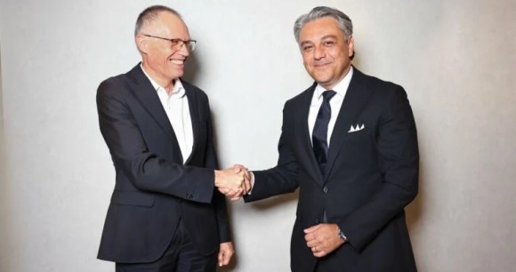 Carlos Tavares (PDG de Stellantis) et Luca de Meo (PDG de Renault)